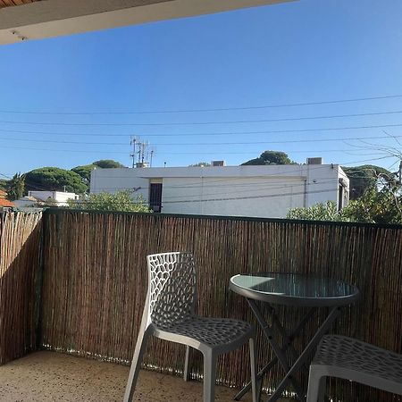 Plage A 400 M Studio Tout Confort Terrasse Clim Parking Hyeres Exterior photo